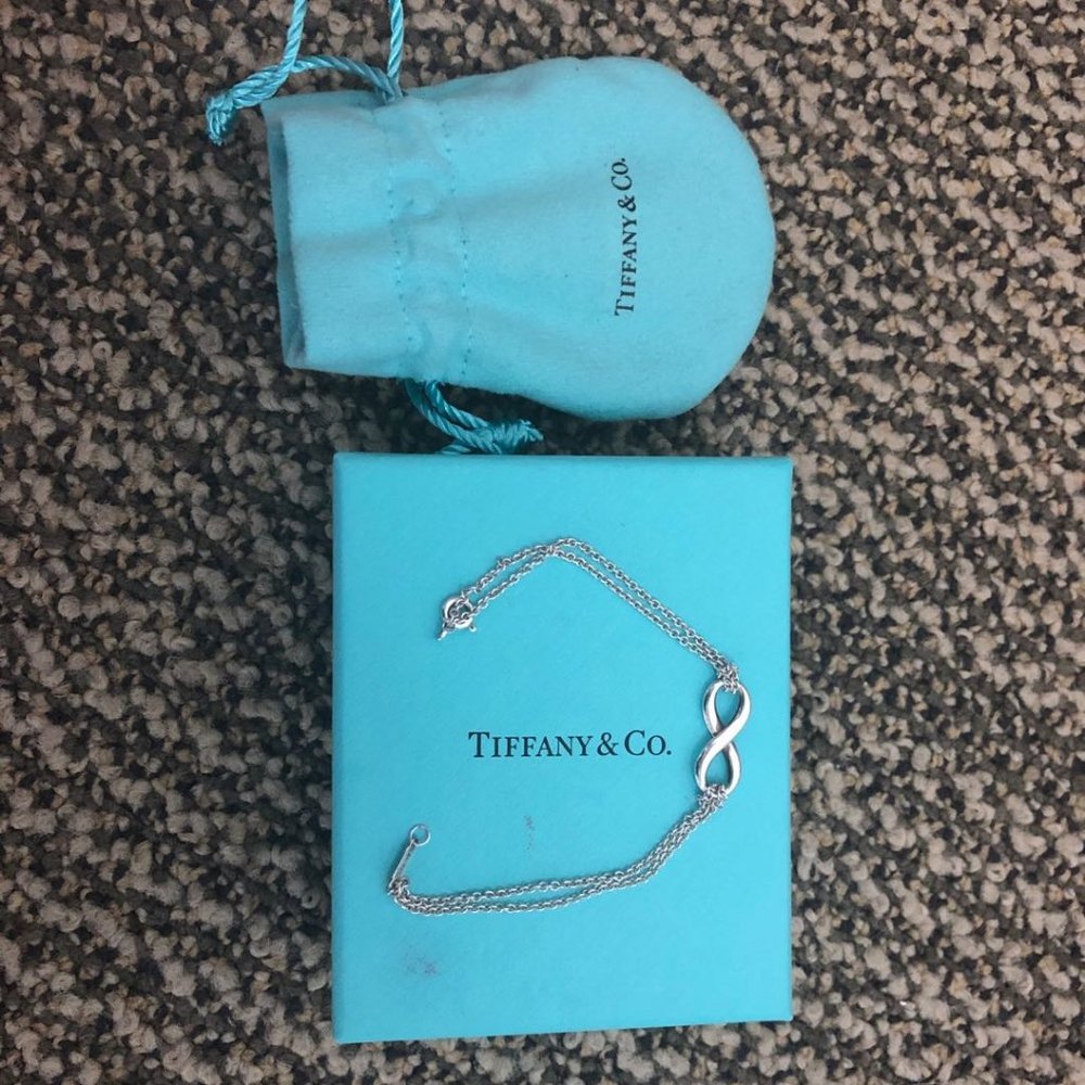 Tiffany & Co. Infinity Bracelet in Sterling Silver